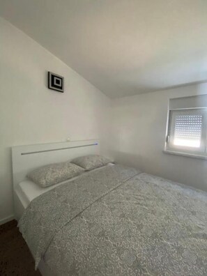 2 bedrooms, free WiFi, bed sheets, wheelchair access