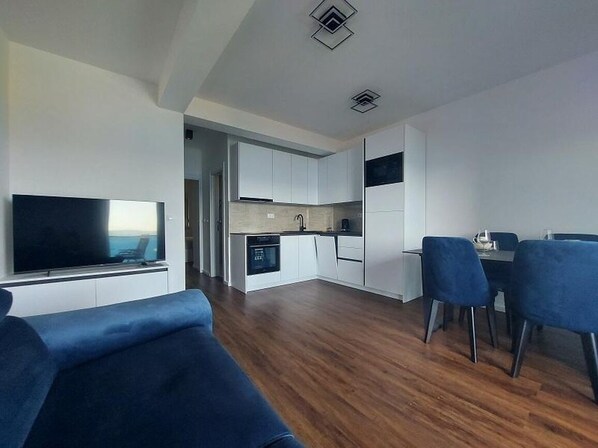 TV - Apartment in Lokva Rogoznica with Seaview, Balcony, Air condition, WIFI (5118-6) (Lokva Rogoznica)