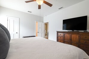 5 bedrooms, iron/ironing board, free WiFi