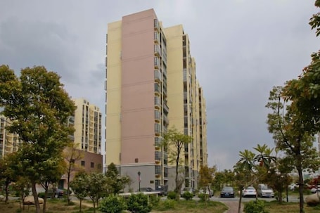 Exterior. Makerhouse Hostel