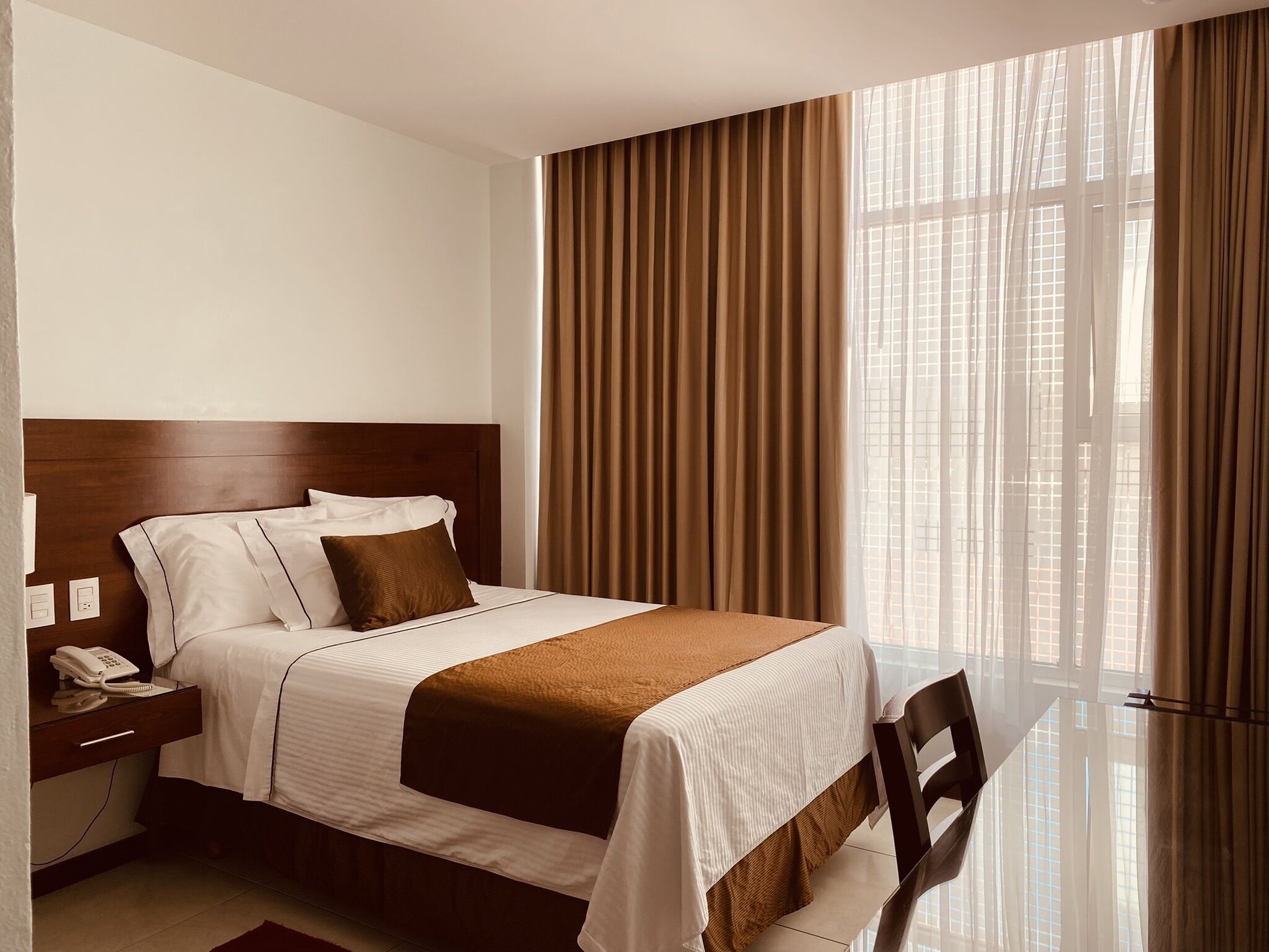 Habitación estándar | Sábanas de algodón egipcio, ropa de cama de alta calidad y edredón 