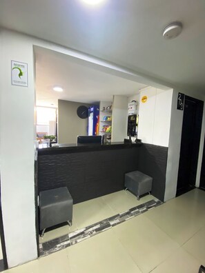 Reception - Hotel Bulerias 33 (Medellín)