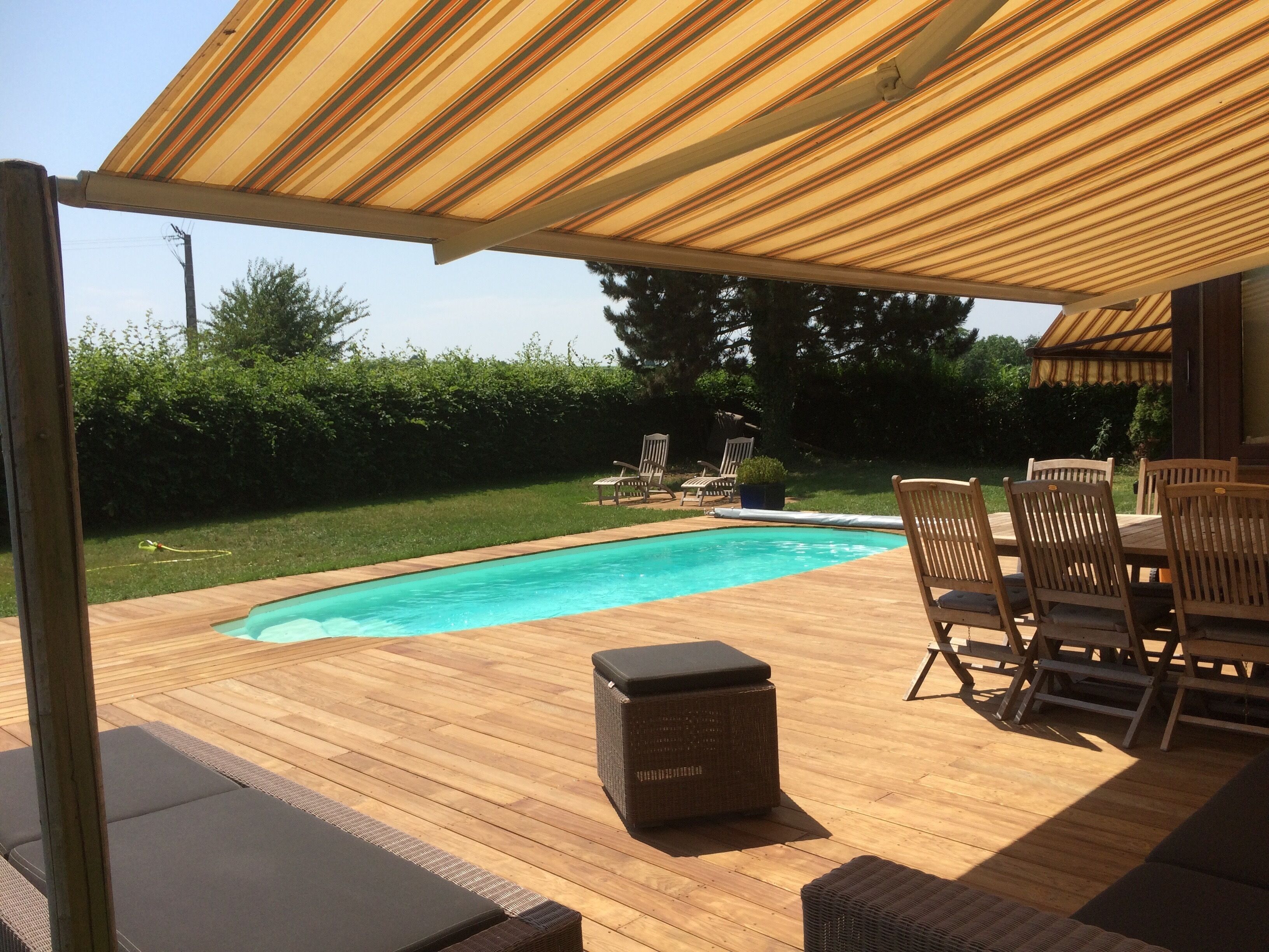 Piscina all'aperto, una piscina riscaldata