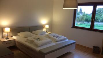 5 camere, una cassaforte in camera, ferro/asse da stiro