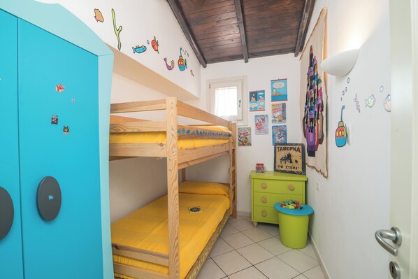 3 bedrooms, WiFi, bed sheets