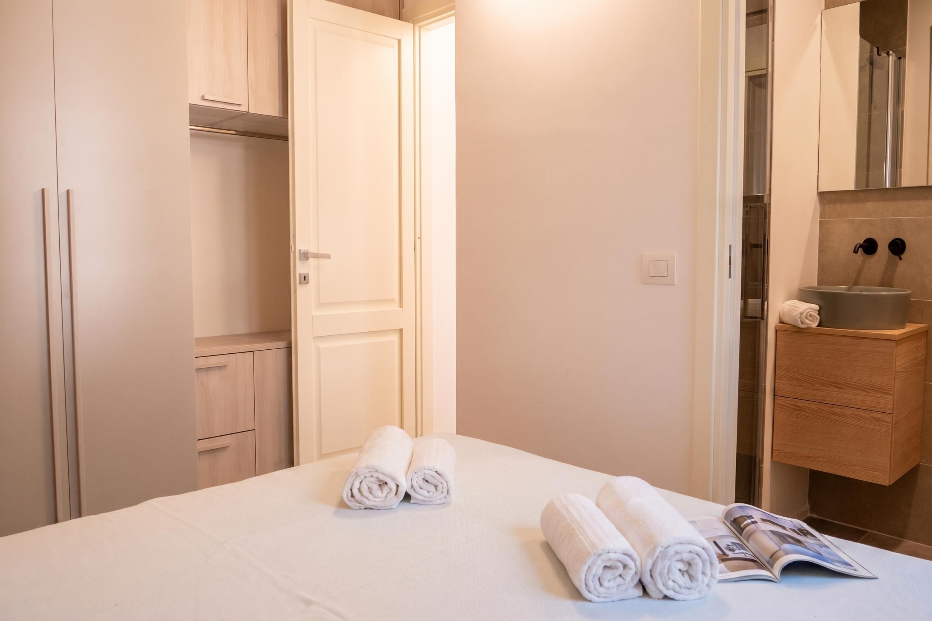 Family House, Multiple Bedrooms, 2 Bathrooms (Villa Valentina 250m From The Beach)