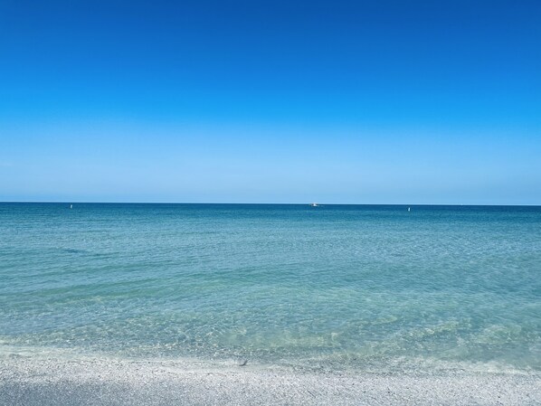 Camastros y toallas de playa 