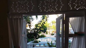 Interior - Cozy Villa Escape (Runaway Bay)