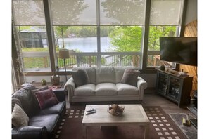 Smart-TV, DVD-spiller og filmbibliotek