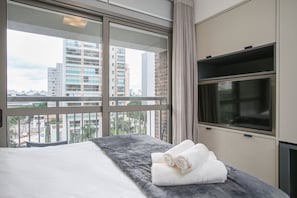 Basic Studio | Free WiFi, bed sheets - ID Home & Lifestyle Jauaperi (São Paulo)