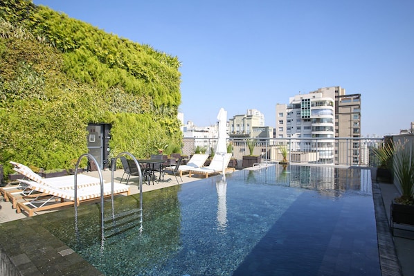 Outdoor pool - ID Home & Lifestyle Jauaperi (São Paulo)