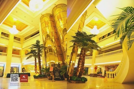 Interior. Lucheng International Hotel