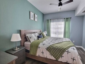 4 bedrooms, desk, travel cot, WiFi