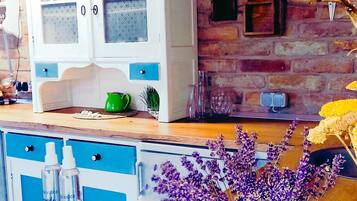 Fridge, oven, stovetop, toaster