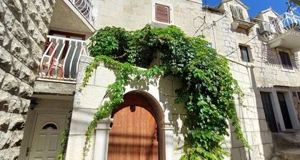 Apartments Leut - One-Bedroom Apartment with Terrace and Sea View