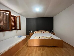 1 chambre, accĂšs Internet, draps fournis