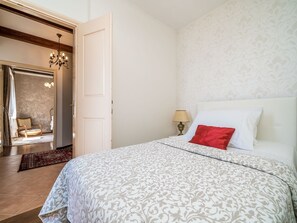 3 chambres, fer et planche Ă repasser, Wi-Fi, draps fournis