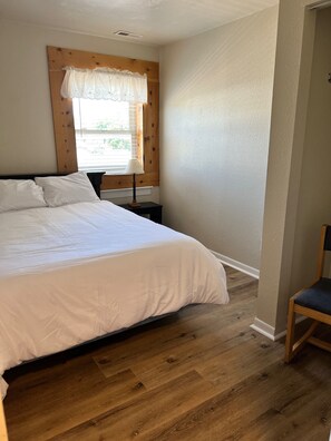 2 chambres, lit parapluie, Wi-Fi, draps fournis