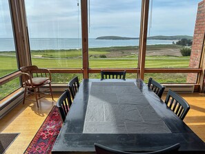 Dining - Zeelink - Great ocean views, 18th fairway, frontline home. (Bodega Bay)