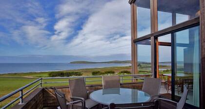 Zeelink - Great ocean views, 18th fairway, frontline home.
