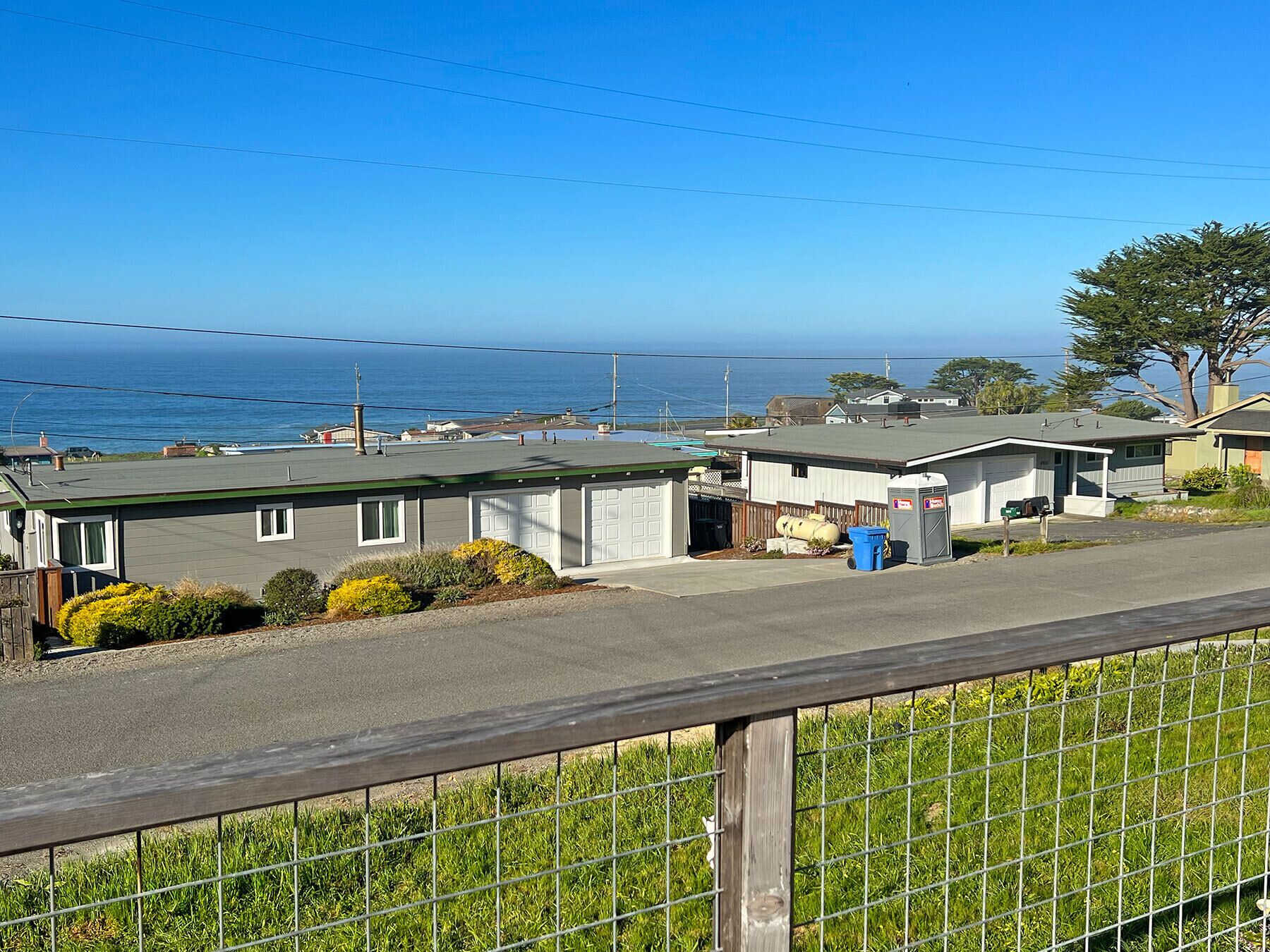 Lifes a Beach - Quaint community north of BB, nice views.