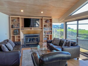 TV, fireplace, DVD player