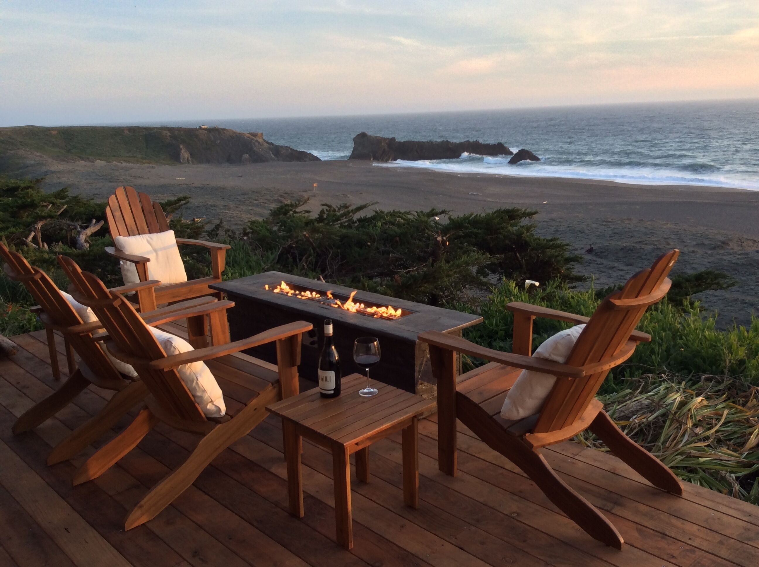 Louw Tide - Modern home, ocean front, spanning views.