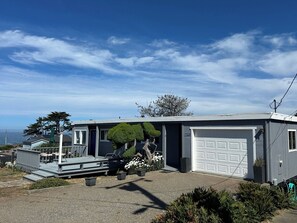 Exterior - Pacific Panorama - Cozy cottage in Sereno Del Mar, nice ocean views. (Bodega Bay)