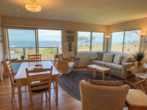 Pacific Panorama - Cozy cottage in Sereno Del Mar, nice ocean views.