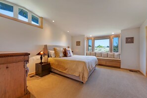 3 Schlafzimmer, Schreibtisch, Bügeleisen/Bügelbrett, WLAN