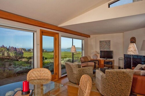 Horizon - On the 15th fairway, nice views, great rooftop deck.