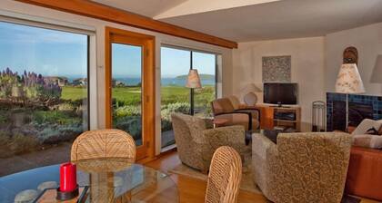 Horizon - On the 15th fairway, nice views, great rooftop deck.