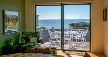 Bayscape - Located near the 9th green, great views, easy walk to the beach!