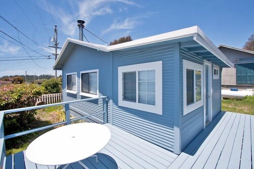 SIMPLICITY - Simple says it all, in town, nice views.