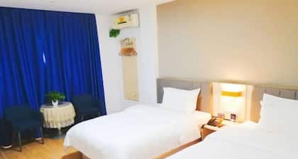 Yixuan Hotel (Ningbo Xiangshan People's Square)