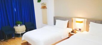 Yixuan Hotel (Ningbo Xiangshan People's Square)