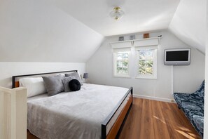 1 slaapkamer, een bureau, een strijkplank/strijkijzer, gratis wifi