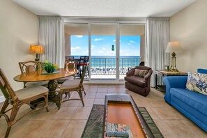 TV - 2 King Beds~ Gulf Front~ FIVE Pools~ H2O Grill~ Majestic Beach Towers 1-407 (Panama City Beach)