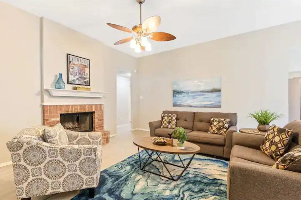Comfy & Cozy 4 Bedroom Retreat