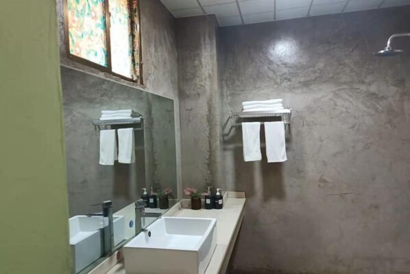 Room - Nianlun Theme Hotel (Ninglang)