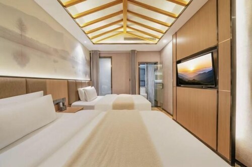 Zhicheng Select Hotel (Yongzhou Vocational and Technical School)