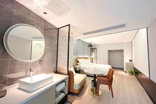 Zhicheng Select Hotel (Yongzhou Vocational and Technical School)