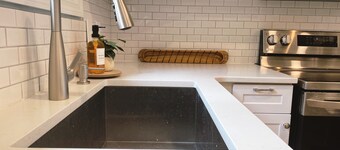 Renovated 5 bedrooms. 6 beds. Great water pressure! New memory foam beds!