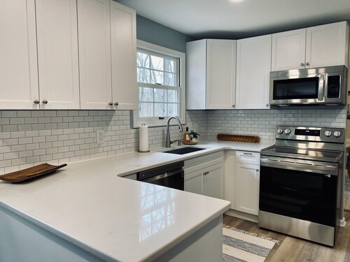 Renovated 5 bedrooms.  6 beds. Great water pressure! New memory foam beds! 