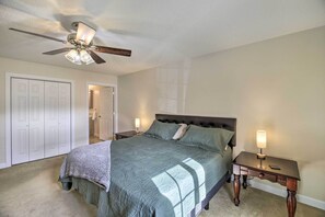 3 Schlafzimmer, Schreibtisch, Bügeleisen/Bügelbrett, Reisekinderbett