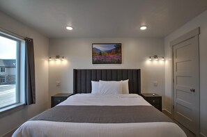 3 bedrooms, iron/ironing board, travel cot, free WiFi