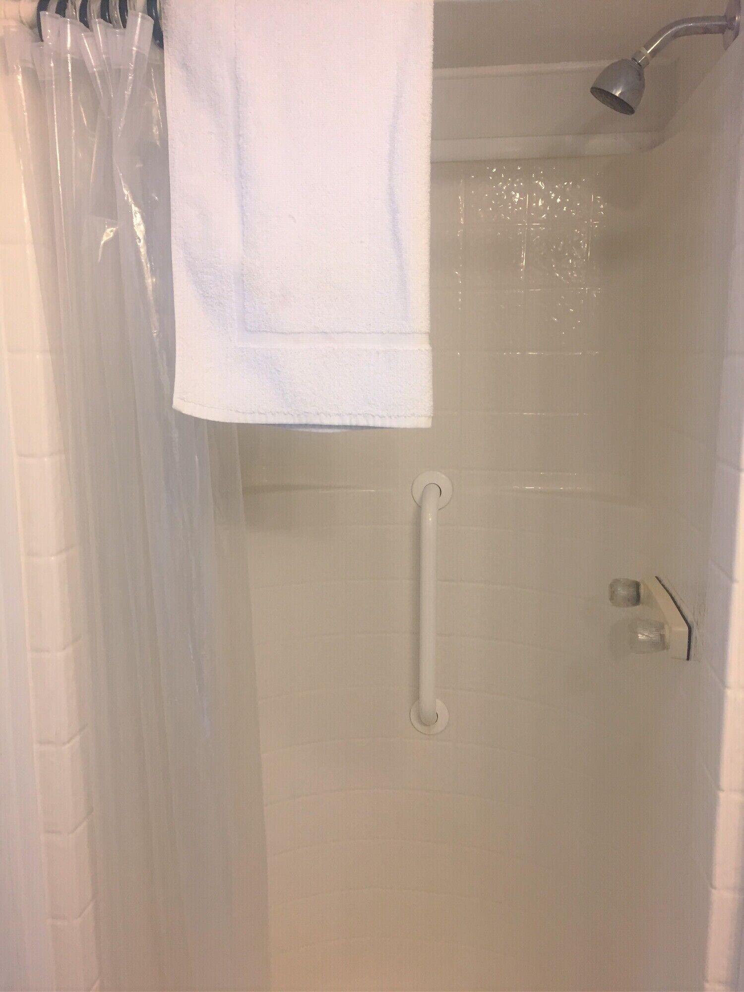 Shower, towels