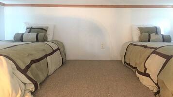 1 bedroom, bed sheets