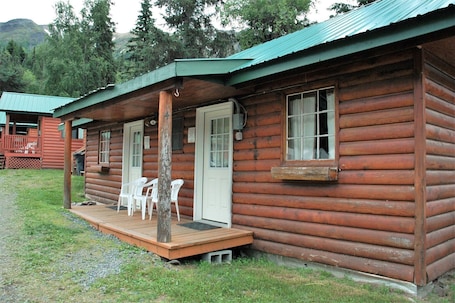 Exterior. Gwin's Lodge Willow Cabin #5
