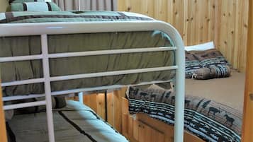 1 bedroom, bed sheets